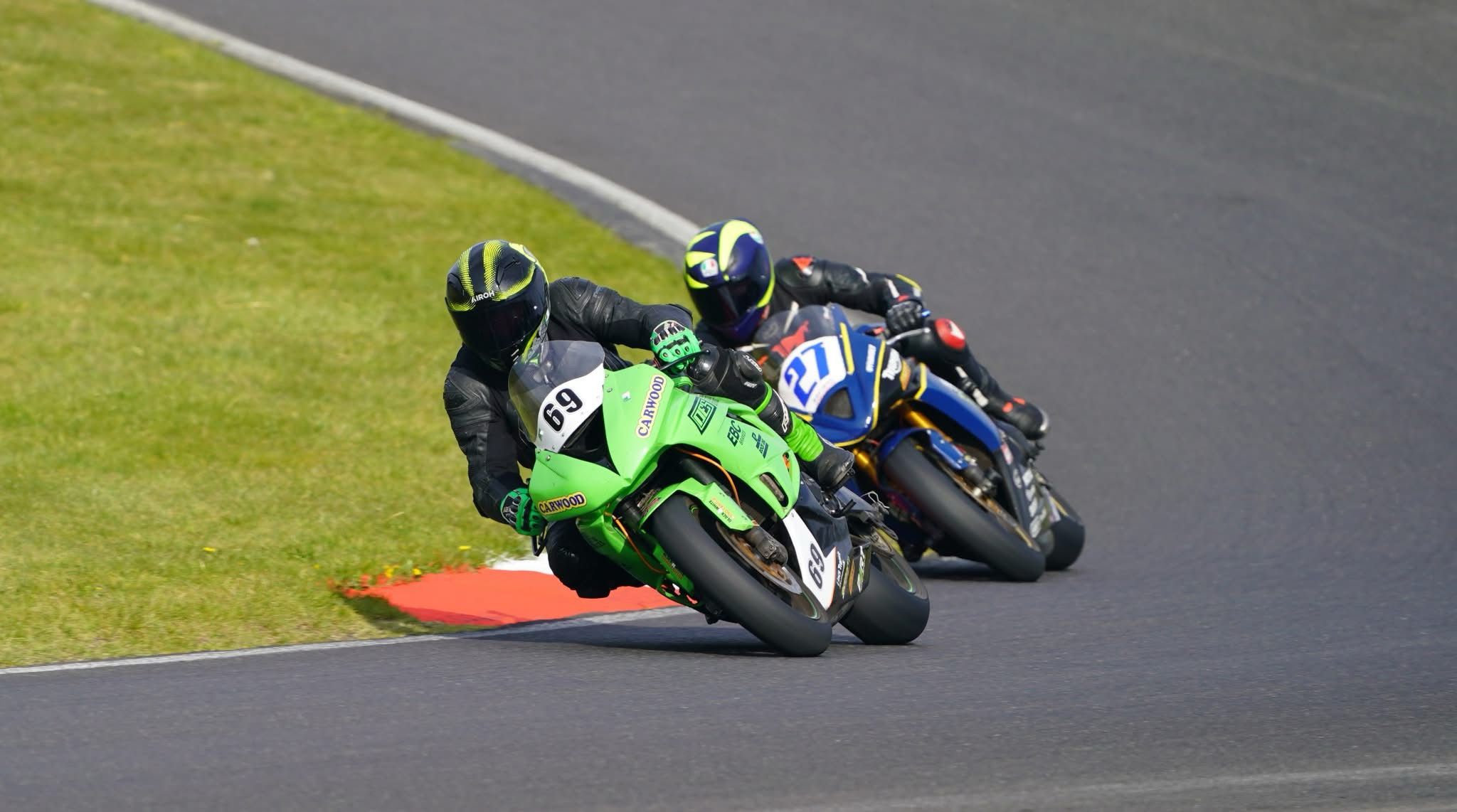 EBC-Supported SpiceBoy Trio Battle It Out at Cadwell NGRRC Round