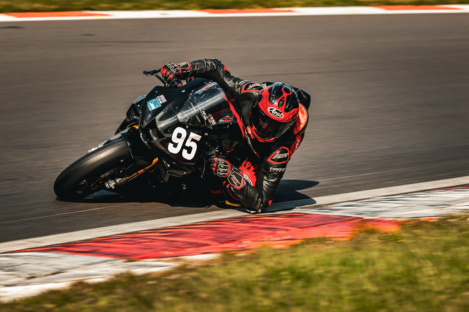 EBC-Equipped Symonds Dominates NG Race at Brands Hatch